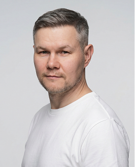 Владимир Петров